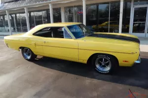 1970 Plymouth Road Runner Lemon Twist 383 Pistol Grip Air Grabber Sure Grip