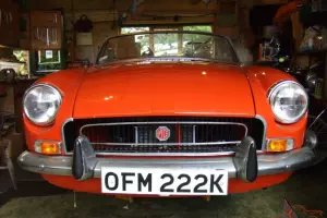  MGB ROADSTER - PROFESSIONAL RESTORATION - Colour Blaze 
