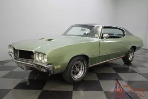 350 V8, 4-BARREL CARB, 3-SPEED AUTOMATIC, R143 A/C, HD SUSPENSION, TWIN FLOWMAST Photo