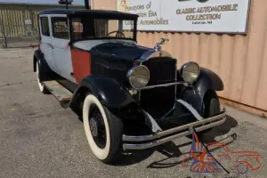 1931 Packard Club Sedan Standard 8