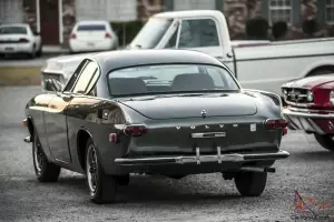 1971 Volvo P1800 2 DR COUPE w/ 19,700 miles. NEW PAINT / NEW CARPET!!