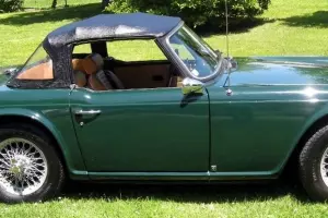 Triumph : TR-6 2-door Photo