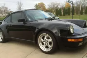 Porsche : 911  FACTORY WIDE BODY