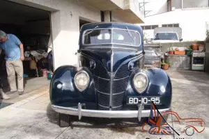 1937 Ford V8 De Luxe