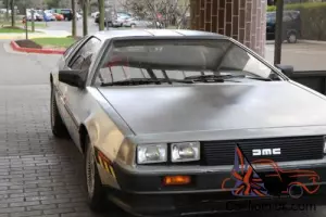 1981 DeLorean dmc-12