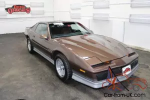 1984 Pontiac Trans Am Runs Drives Body Int Excel 305V8 4 spd auto Photo