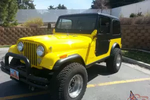 1983 Jeep CJ7 Chevy 350 V8 5.7L  Automatic 3-speed Hard Top with Doors Custom