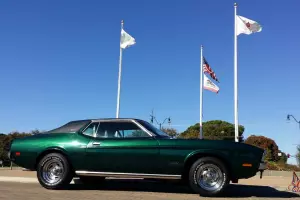 Ford : Mustang 2 dr Coupe Hardtop