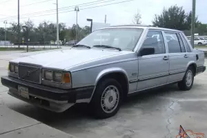 1988 Volvo 740GLE One Owner 100700 Miles Runs Good Rust Free Florida Car Clean!!