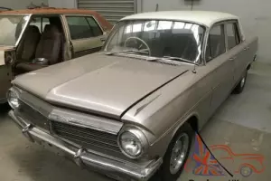 EH Premier Sedan