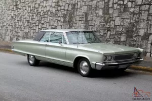 Chrysler : New Yorker 2 Dr Hard Top