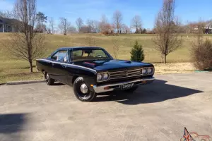 1969 Plymouth RoadRunner, 4 speed, 426 Hemi engine