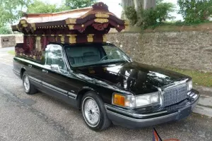  Oriental Hearse Lincoln Town Car Japenese decorative Hearse Part exchange or swa 