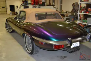 Beautiful 1973 Jaguar E-Type Convertible v-12 4 speed custom paint wire wheels