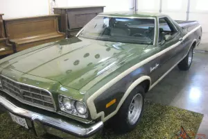 Ford : Ranchero Brougham Squire