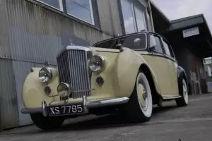 1952 BENTLEY Mark VI Rare/desirable big 4.5 engine, 4-spd, factory sunroof, Photo