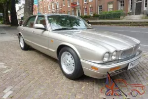JAGUAR XJ6 SOVEREIGN 4.0 Automatic X300 (1996) Three Owners. Low mileage.