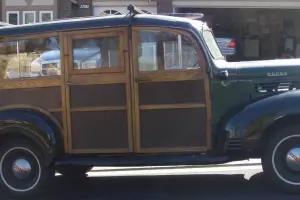 1947 Dodge Woodie Woody Stationwagon surfer surfing surfer