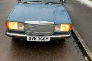 MERCEDES W123 230 E AUTO BLUE PETROL 104K MILES