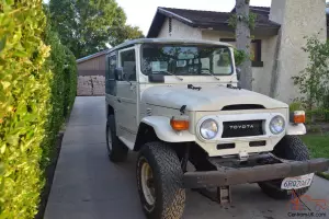 Toyota : Land Cruiser Base Sport Utility 2 - door