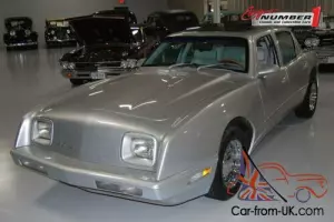 1990 Avanti 4dr Touring Sedan