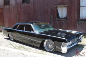 WOW! 1965 Lincoln - Fuel Injected 460 - Air Ride - Bagged - Suicide Doors Black