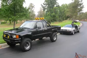 BACK TO THE FUTURE MARTY MCFLY 1985 TOYOTA PICKUP 4X4