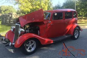 1933 Ford Sedan