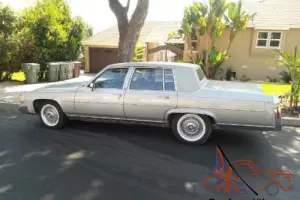 1988 Cadillac Brougham Photo