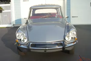 1966 Citroen DS 21 Pallas Sedan (Saloon)