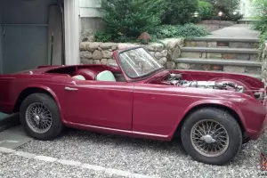  TRIUMPH TR4 1964 GREAT CONDITION NEEDS FINNISHING GREAT WINTER PROJECT 