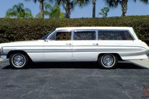 1961 Oldsmobile Dynamic 88 Fiesta Station Wagon