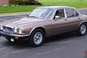 Jaguar : XJ6 Vanden Plas