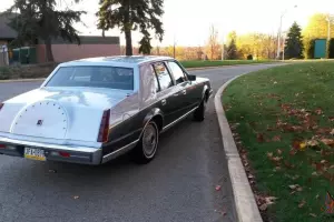 All Original  1985 Lincoln Continental Very Good Condition True Baby Blue!