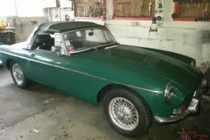 1972 SPRUCE GREEN MGB ROADSTER in Excellent Condition!