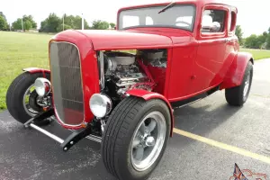 RED 5 WINDOW COUPE