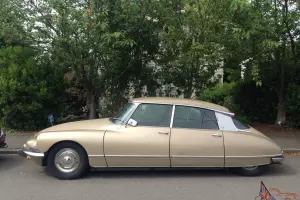 1969 Citroen DS21 Pallas, leather, factory Air. Great restoration candidate.