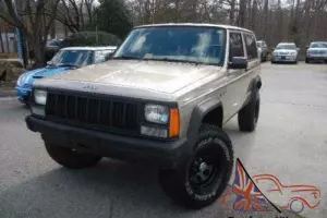 1994 Jeep Cherokee SE 2-Door 4WD Photo