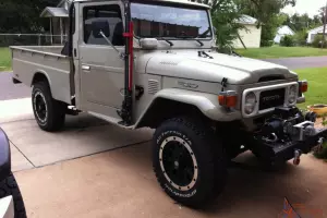 1980 Toyota Land Cruiser FJ45 Single Cab Pickup 2-Door 4.2L (Landcruiser)