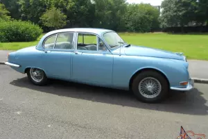 1966 JAGUAR BLUE 