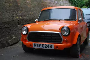  De-seamed Classic mini 1977 restored. 