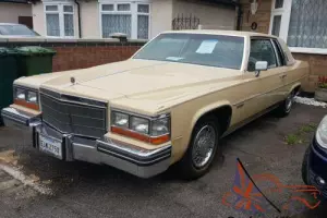 CADILLAC COUPE DE VILLE Photo