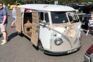 VW Splitscreen double door panel van