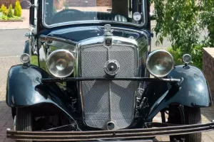 MORRIS 10/4 SALOON HISTORIC VEHICLE. FOUR DOOR SLIDING ROOF.