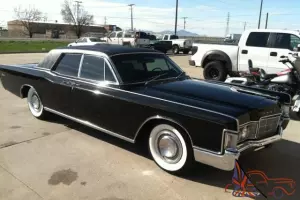 NO RESERVE!!!!!!1969 Lincoln Continental*** TRIPLE BLACK***SUICIDE DOORS*******
