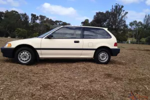 1988 Honda Civic hatchback standard 4 spd LOW MILES!! 19,500