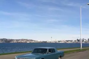 an american classic, amazing sound system, 20 in rims, power everything, A/C