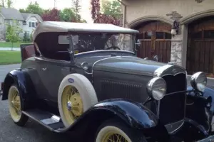 1931 Ford Model A Delux 6 wheel, rumble seat Roadster