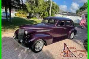 1937 Oldsmobile Sedan