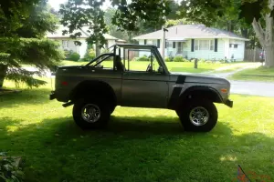 Ford : Bronco custom